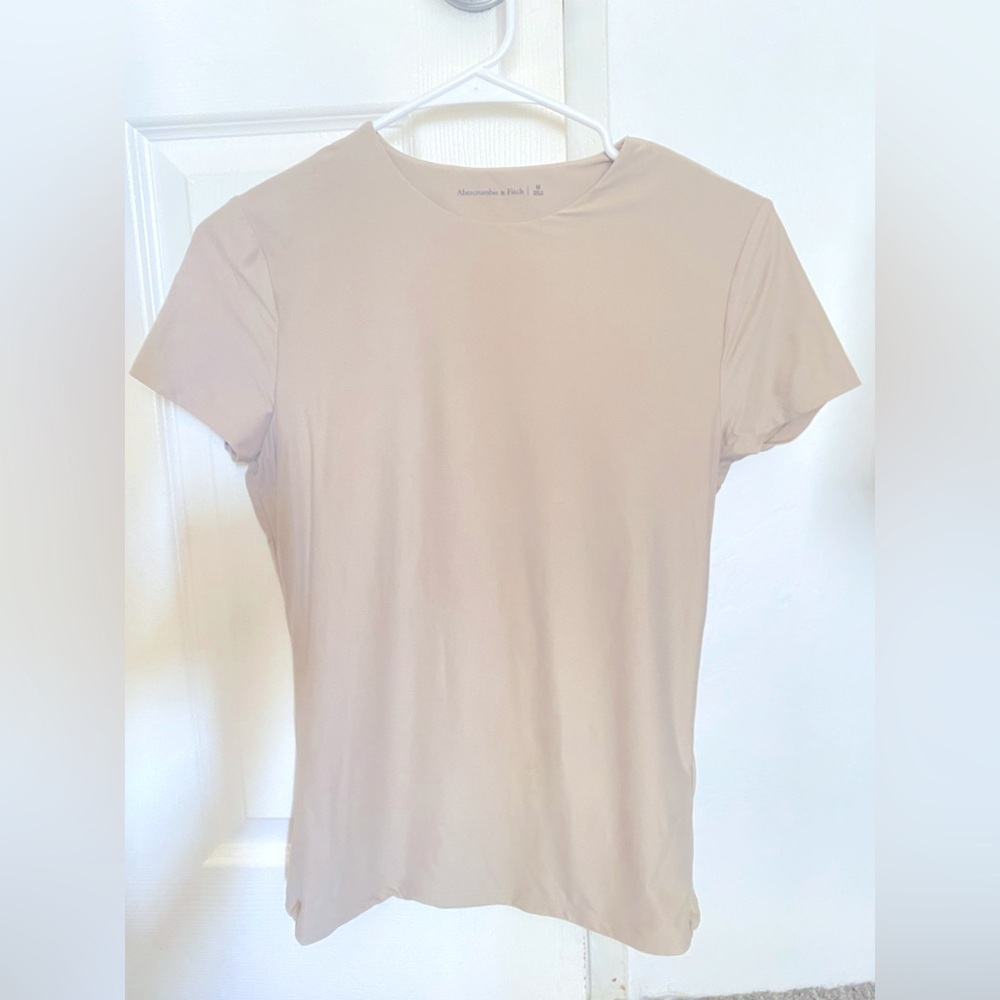 Abercrombie & Fitch women’s Beige Short Sleeve Tee